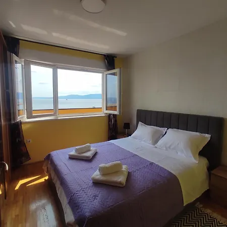 Yuriel - Sea View Apartamento