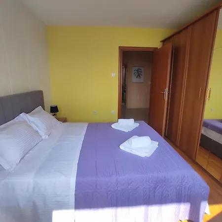 Yuriel - Sea View Apartamento