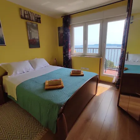 Yuriel - Sea View *