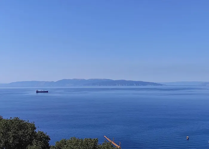 Yuriel - Sea View
