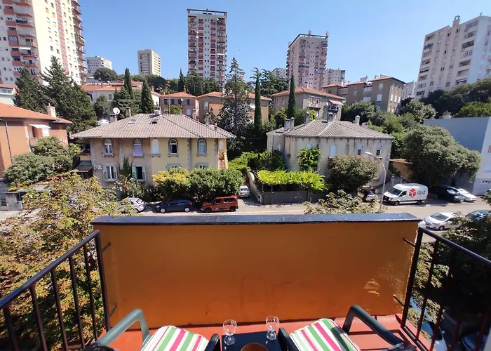 Yuriel - Sea View Apartament *