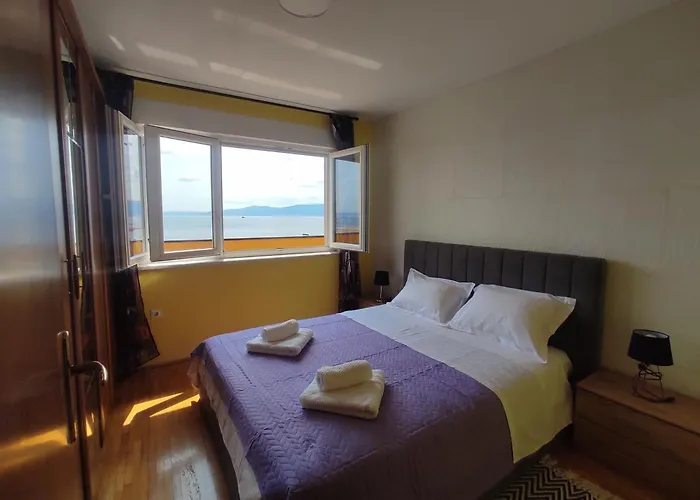 Yuriel - Sea View Apartament