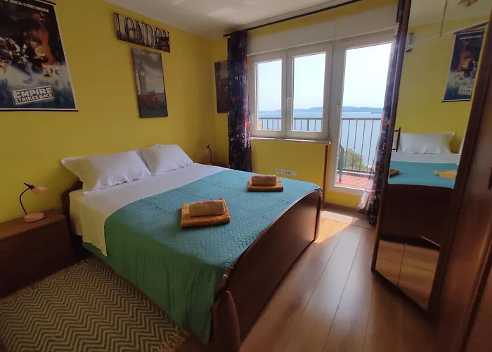 Yuriel - Sea View *